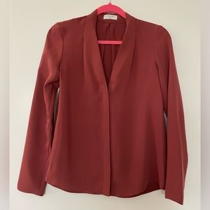 Aritzia Babaton rust silk top